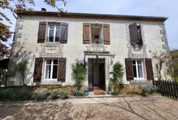  Property for Sale - House - chasseneuil-sur-bonnieure  