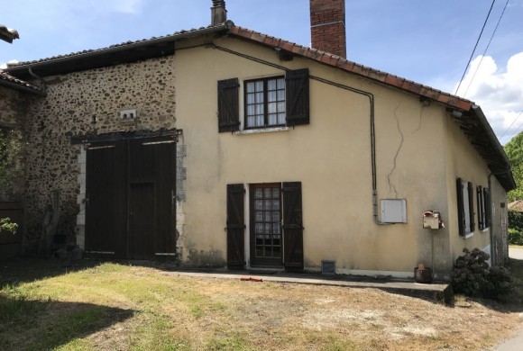  Property for Sale - Traditional house - roumazieres-loubert  