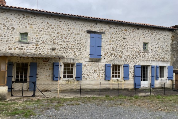  Property for Sale - House - la-rochefoucauld  