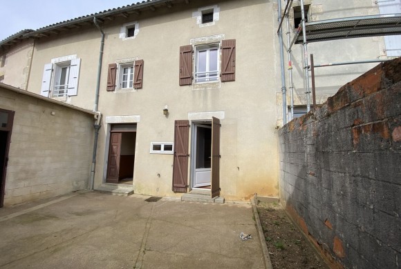  Renting - House - st-claud  